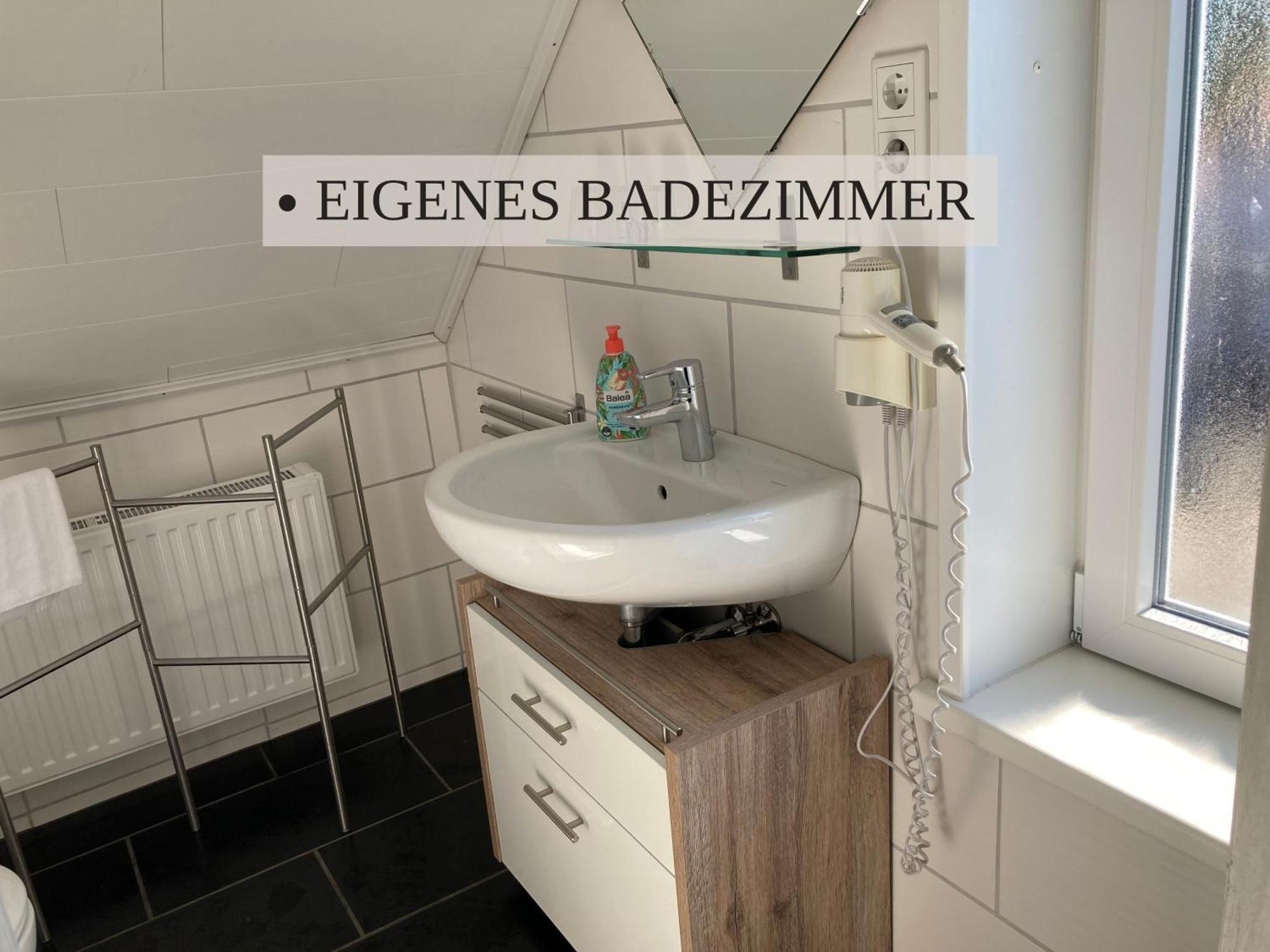Haus Krabbe, Apartment 10, Naehe Bremerhaven, Fuer 1-2 Personen, 2 Schlafzimmer, Einzelbetten, Zweite Etage, Zentral Gelegen, Bis Zu 2 Hunden Kostenfrei Willkommen Wremen Zewnętrze zdjęcie